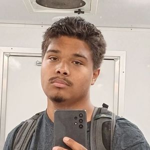 Meet your Posher, Devonte